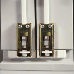Contre-plaque double DSB550 W  - blanche - pour serrure &agrave; tige de fen&ecirc;tre  FOS550A