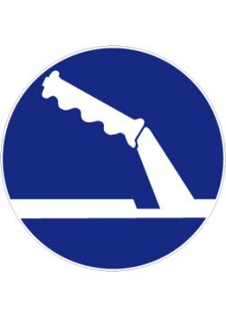 Znak nakazu "Nakaz używania hamulca ręcznego przy parkowaniu"